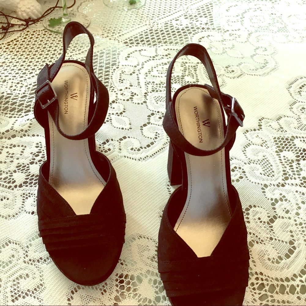 Black velvet chunky high heels open toed